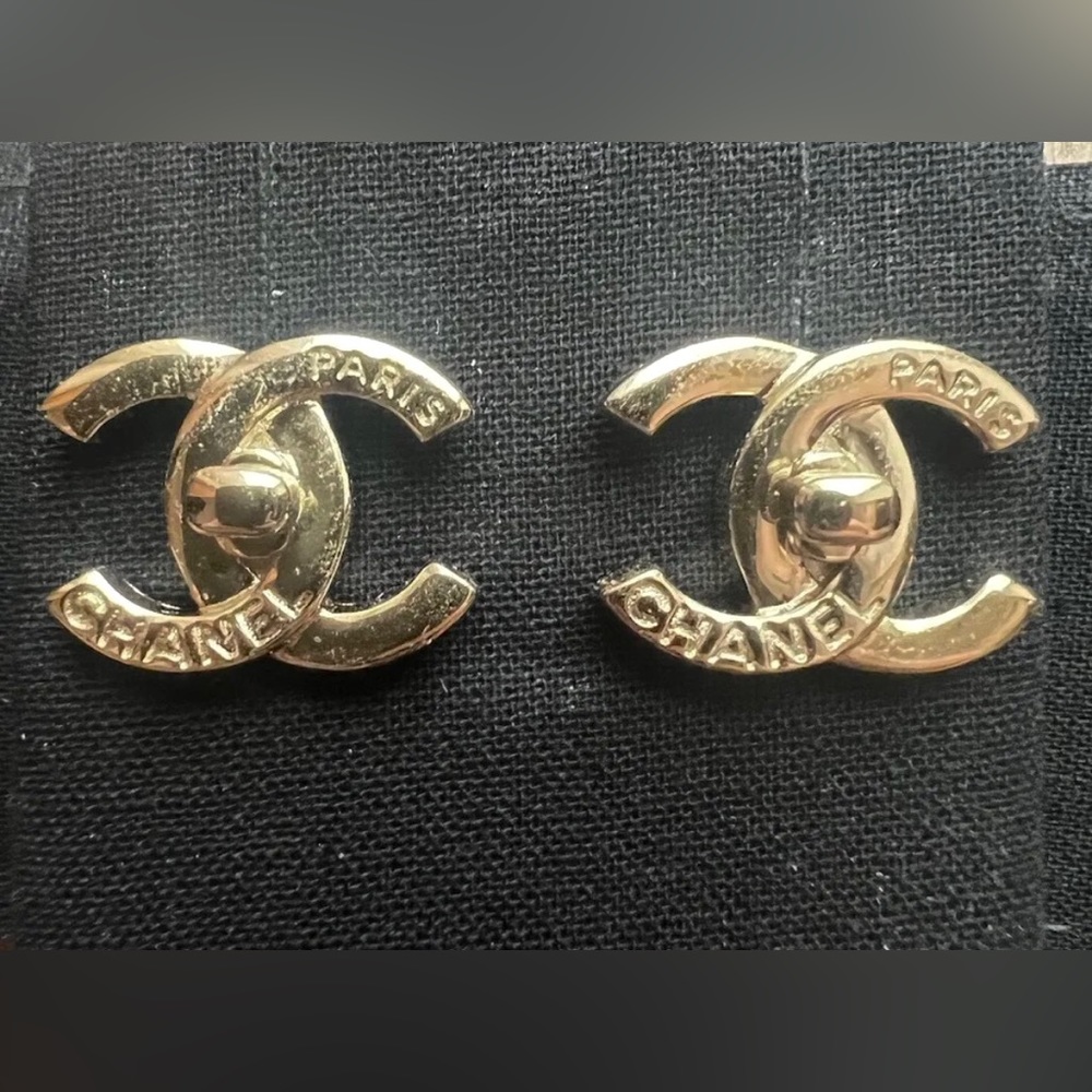CHANEL CC PARIS Turnlock Earrings,engraved Chanel Paris